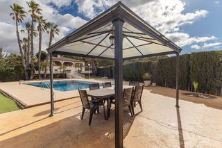 Chalet en venta en Petrer
