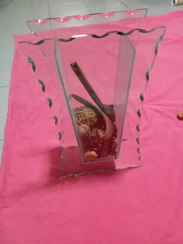 Jarrón de cristal con decoración