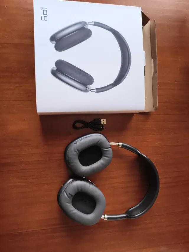Auriculares Inalámbricos P9 Negros y Plateados