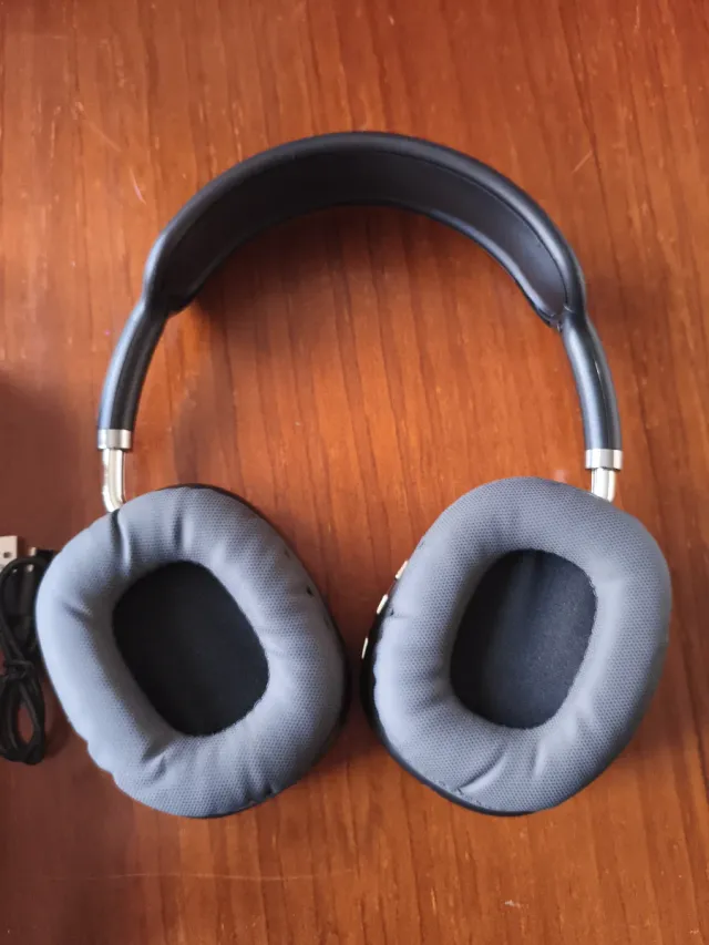 Auriculares Inalámbricos P9 Negros y Plateados