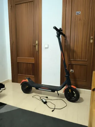 Patinete Eléctrico Red Bull Racing
