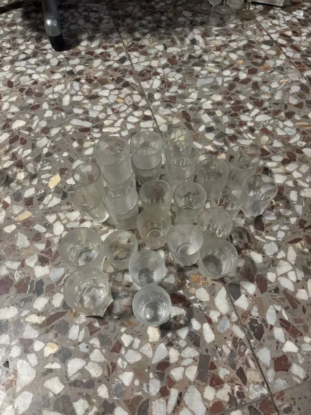 Lote 98 vasos de cristal