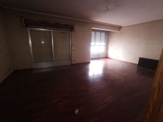 Piso en venta en Centro en Ourense