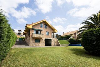Chalet en venta en Llanera