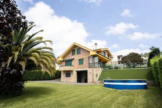 Chalet en venta en Llanera