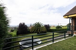 Chalet en venta en Llanera