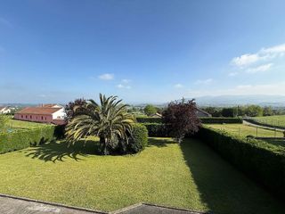 Chalet en venta en Llanera