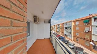 Piso en alquiler en Reyes Católicos en Alcalá de Henares