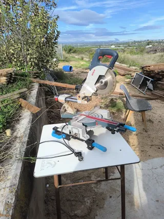 Sierra Ingletadora Bosch Profesional 800 SJ