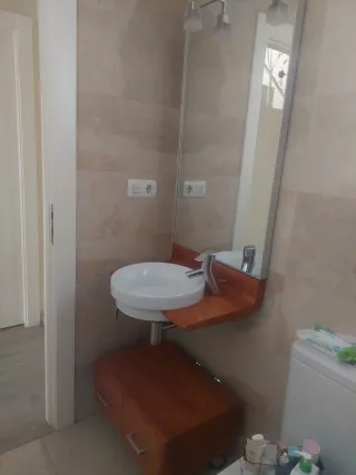 Mueble baño  lavabo cajonera grifo 