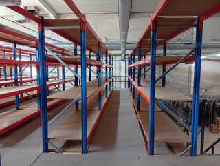 Estantería industrial metálica