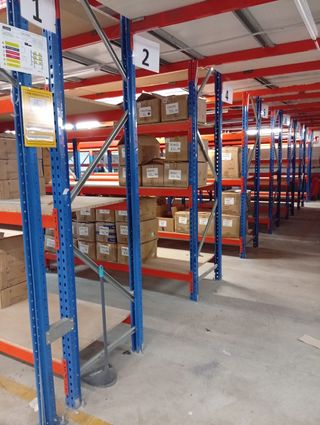 Estantería industrial metálica