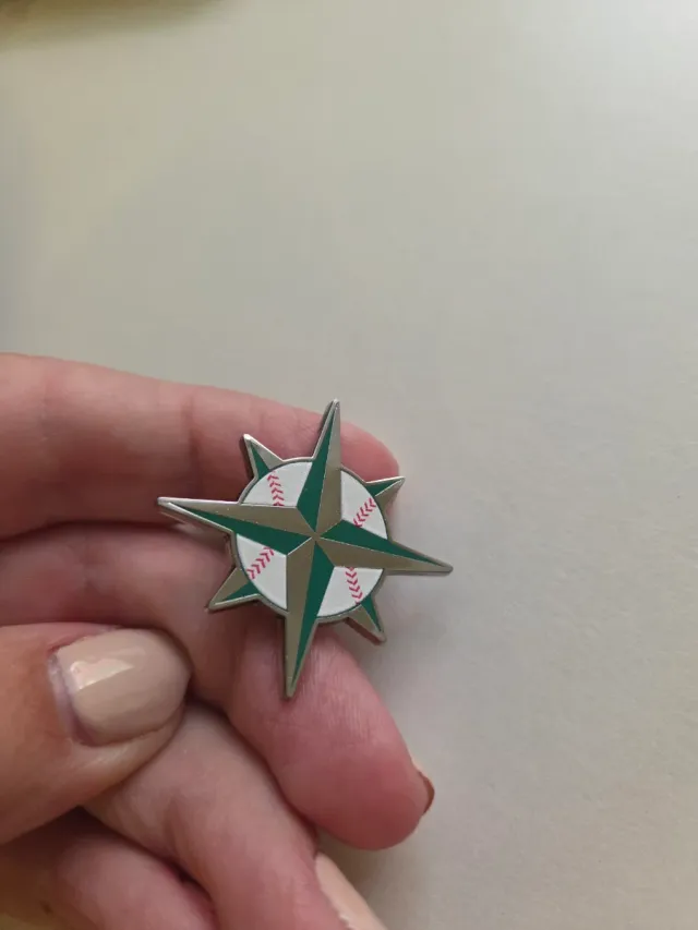 Pin New Era Estrella