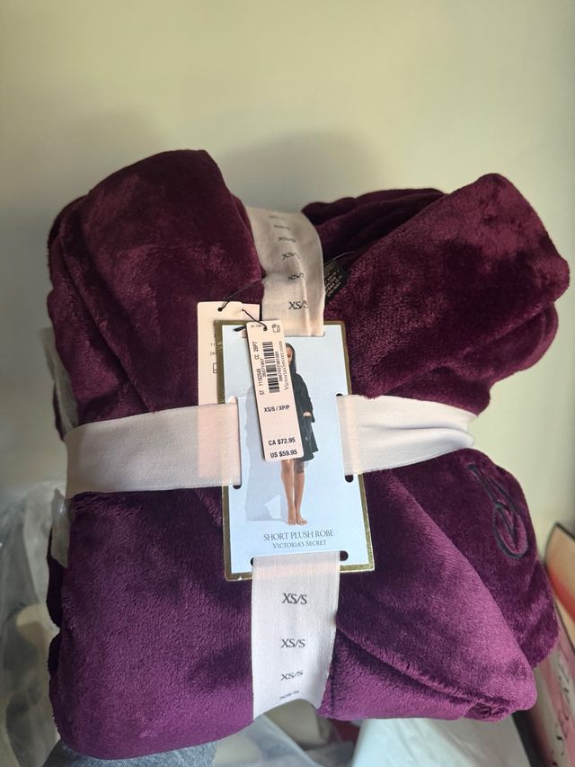 Bata Victoria's Secret Morada XS/S Nueva