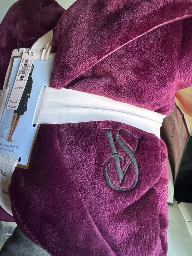 Bata Victoria's Secret Morada XS/S Nueva