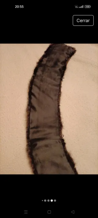 Cuello de pelo marrón