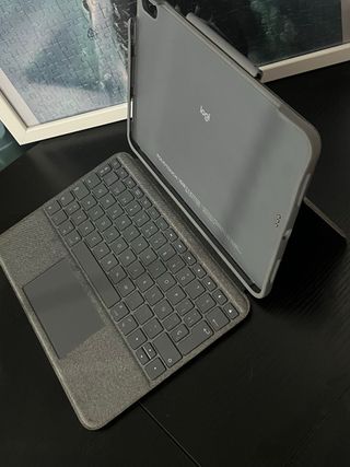iPad Air + Funda Teclado Logitech