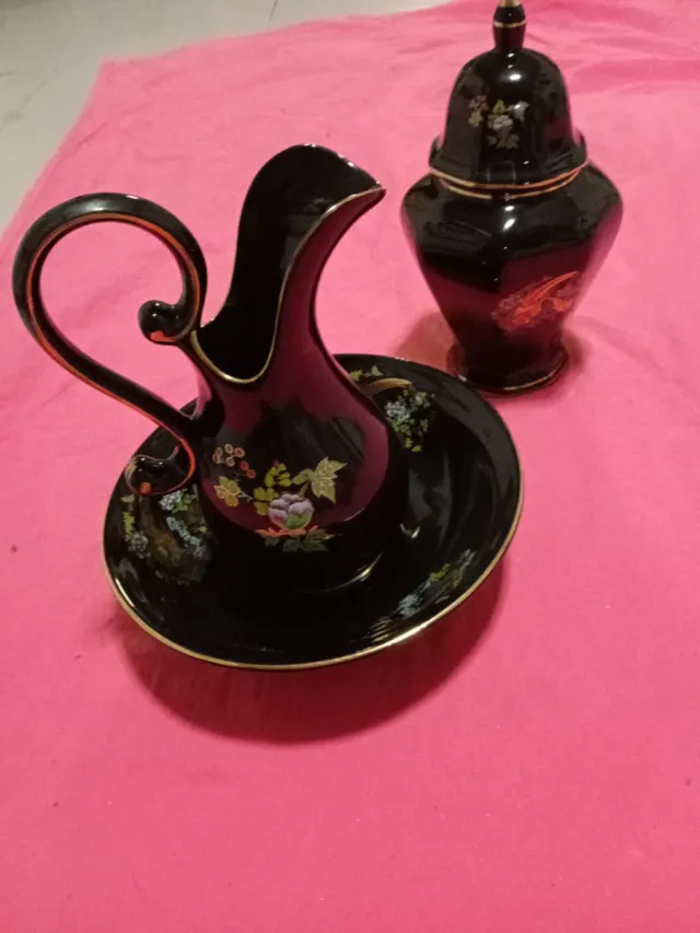 Juego de cerámica negro y dorado