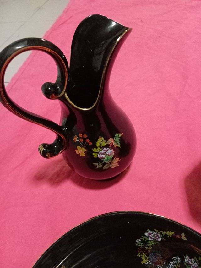 Juego de cerámica negro y dorado