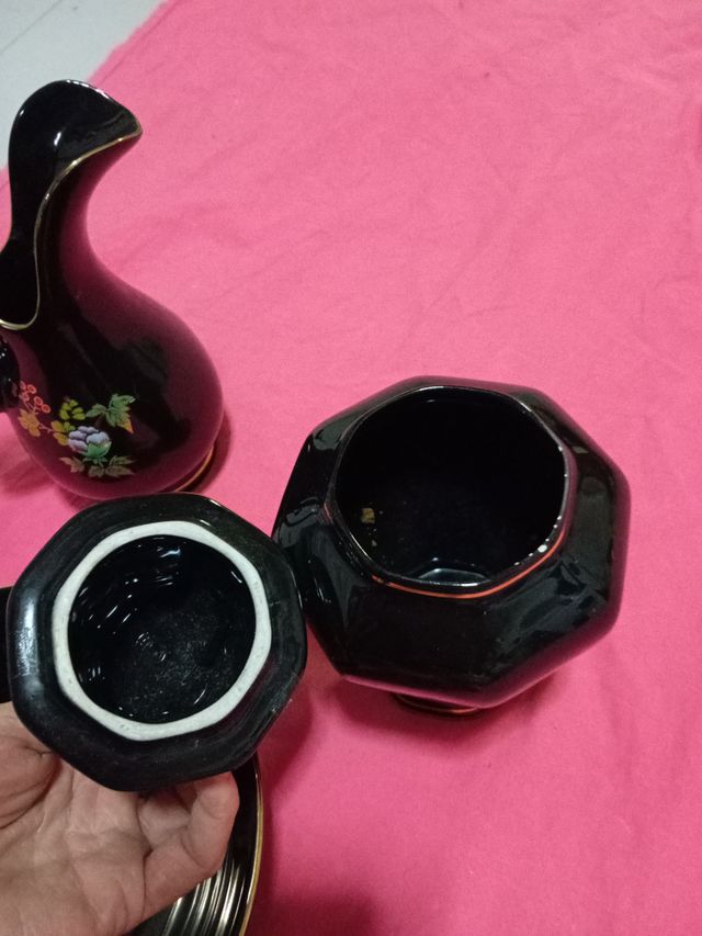 Juego de cerámica negro y dorado