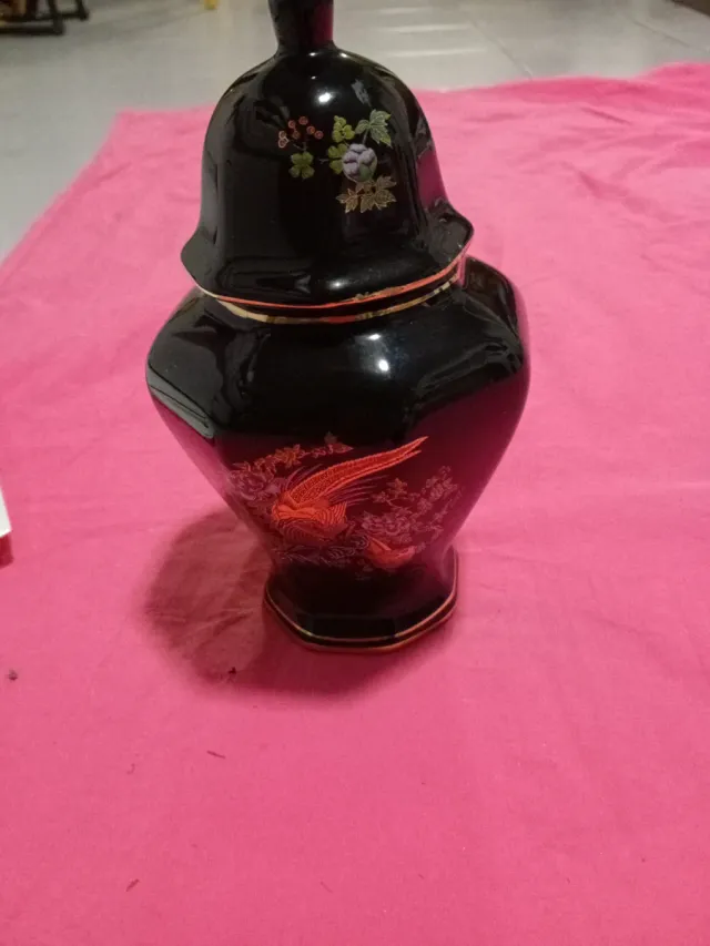 Juego de cerámica negro y dorado