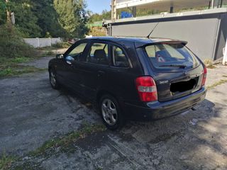 Mazda 323 2000