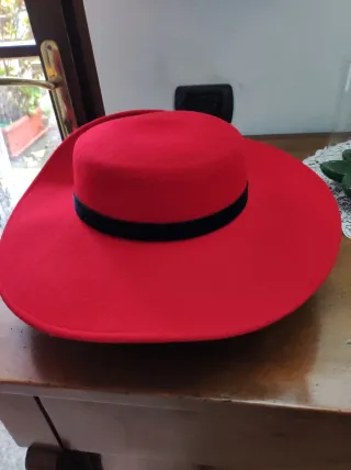 Cappello donna rosso