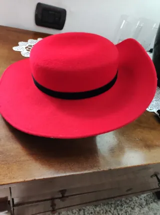 Cappello donna rosso