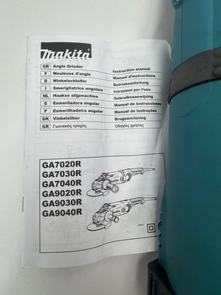 Amoladora Makita GA9040RF01 230mm 2600W