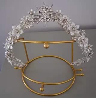 Tiara de Novia Plateada y Blanca