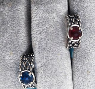 Joyería con piedras, de buena calidad