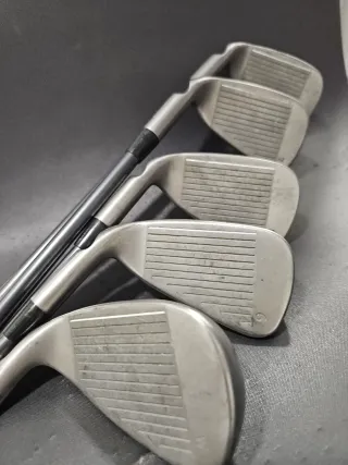 Juego Palos Golf PING  G 6,7,8,9,PW punto rojo.