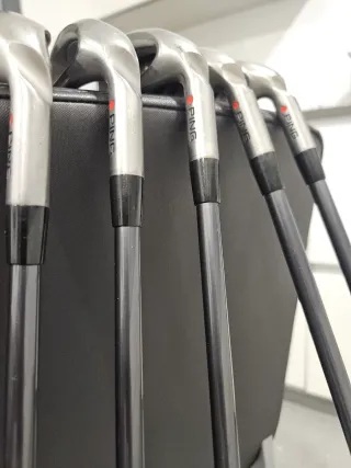 Juego Palos Golf PING  G 6,7,8,9,PW punto rojo.
