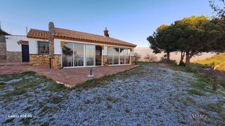 Chalet en alquiler en Iznate