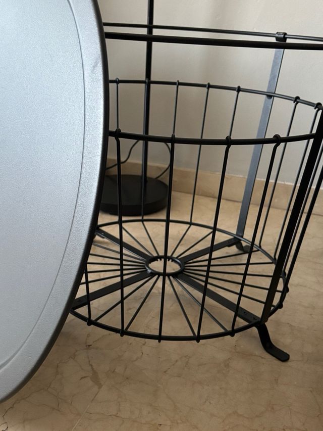 Mesita Auxiliar Metálica Negra Modelo ÄNGESBYN