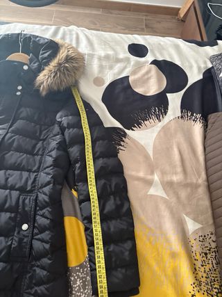 Plumífero Tommy Hilfiger negro con capucha