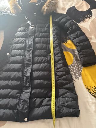 Plumífero Tommy Hilfiger negro con capucha