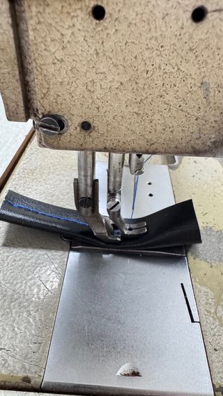 Máquina de coser industrial Pfaff triple arrastre