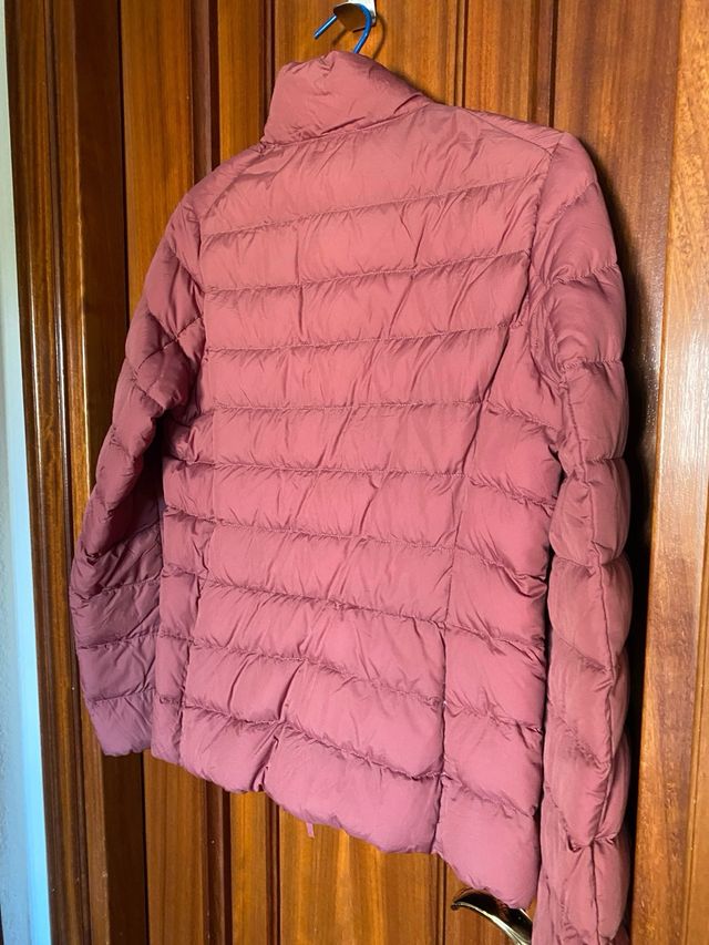 Plumífero Uniqlo naranja ligero