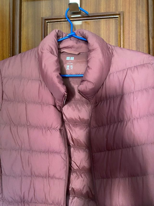 Plumífero Uniqlo naranja ligero