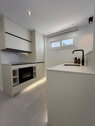 Piso en venta en Playa de la Fontanilla en Marbella