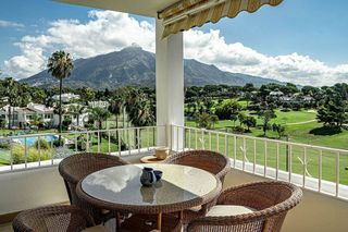 Ático en alquiler en Los Naranjos - Las Brisas en Marbella