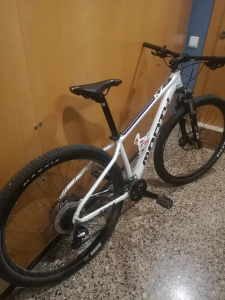 Bicicleta de Montaña Monty Blanca
