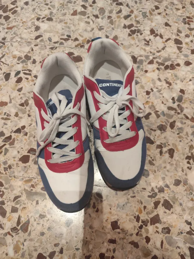 Deportivas Continente. Talla 38