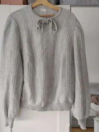 Jersey gris con lazada