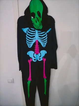 Disfraz esqueleto Halloween capucha