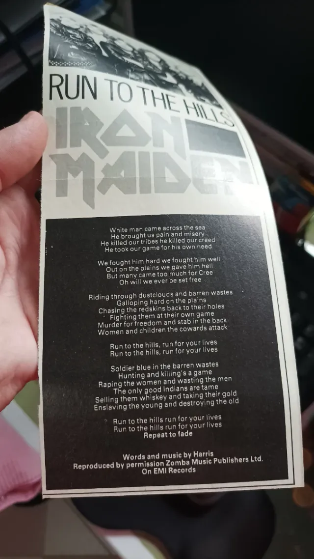 RECORTE REVISTA INGLESA "RUN TO THE HILL" 86