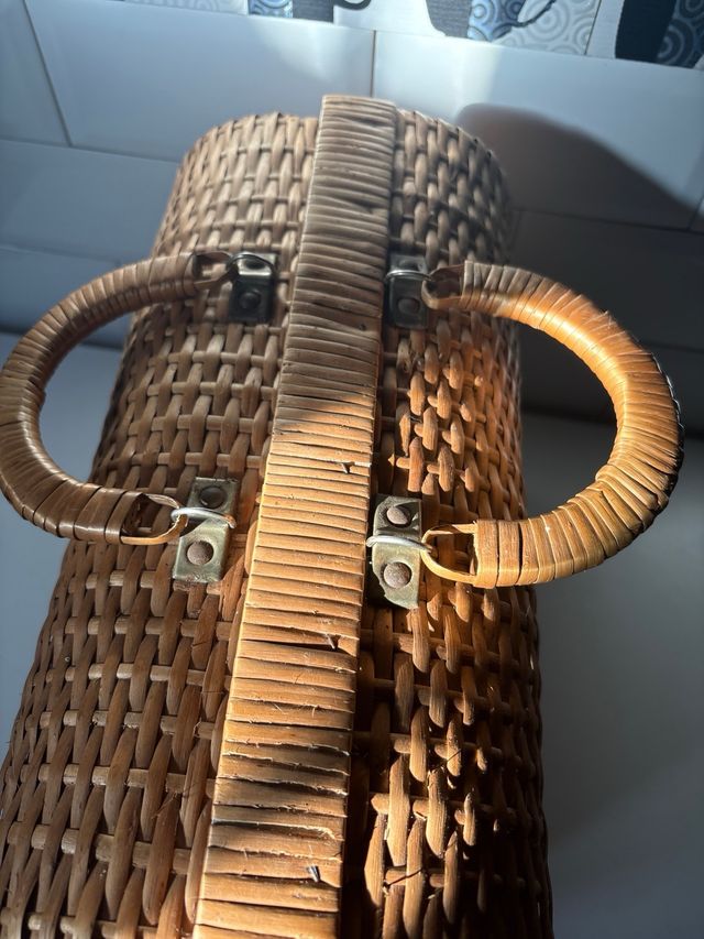 Maletín de mimbre vintage