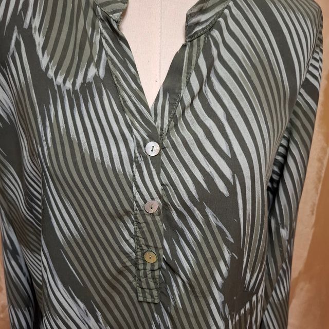 Blusón cuello mao verde