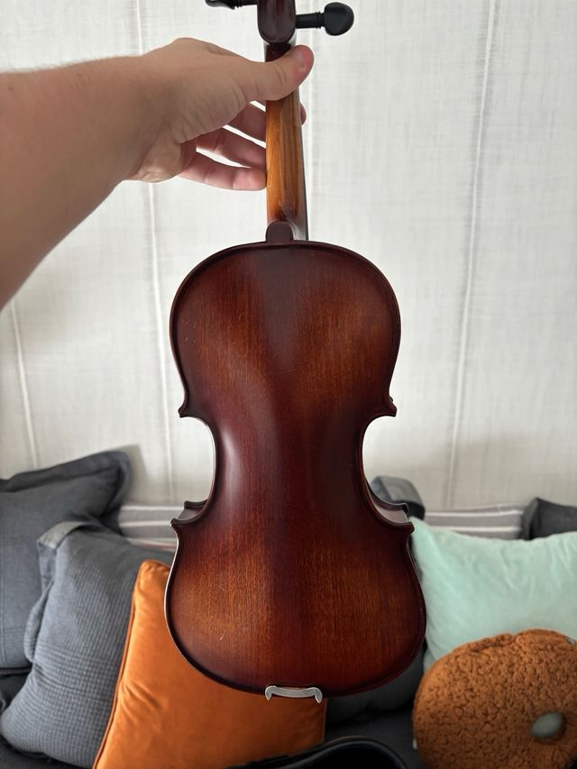 Violín 3/4 con estuche y arco